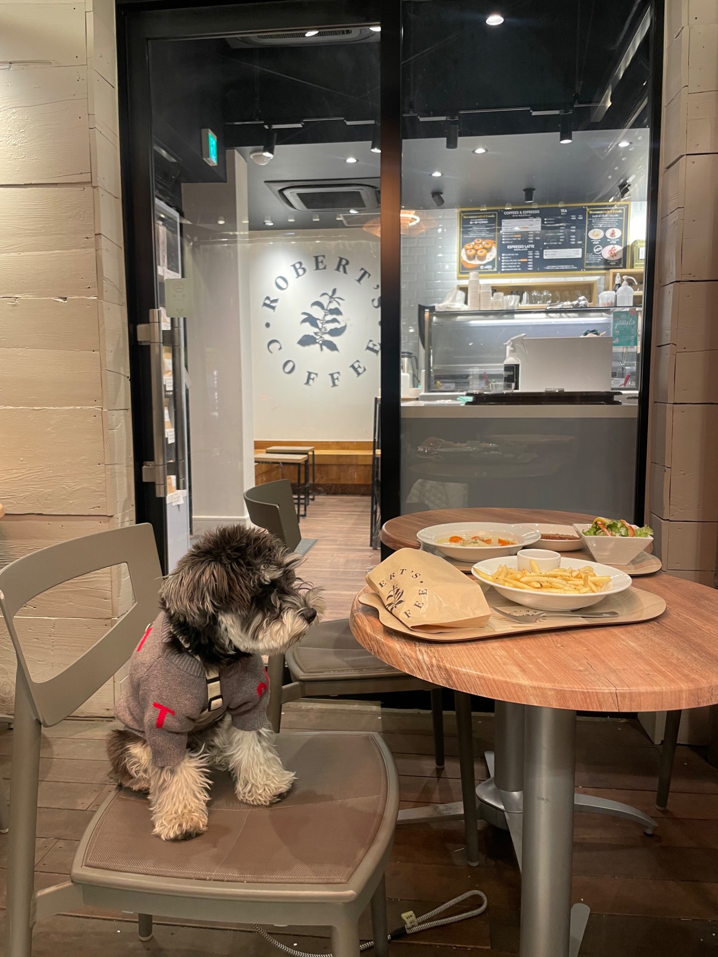 ロバーツコーヒー 麻布十番店の画像:甘いドリンクは結構甘めなので、最後まで飲みきれなかったです